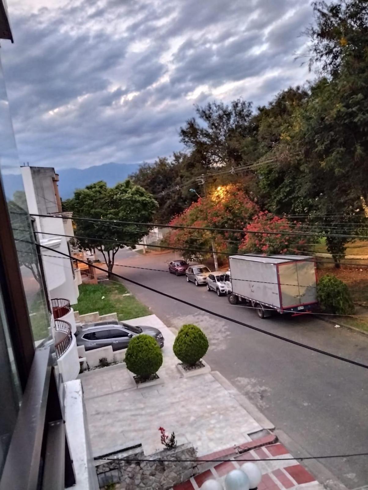 Apartahotel Kelly Cali Bagian luar foto